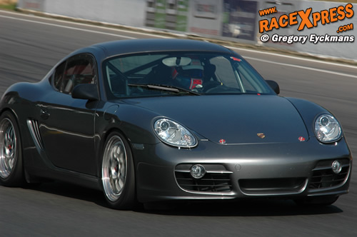 De Porsche Cayman GT4 van GPR